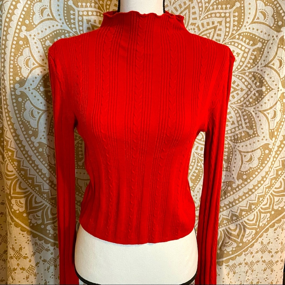 Urban Outfitters Cropped sweater